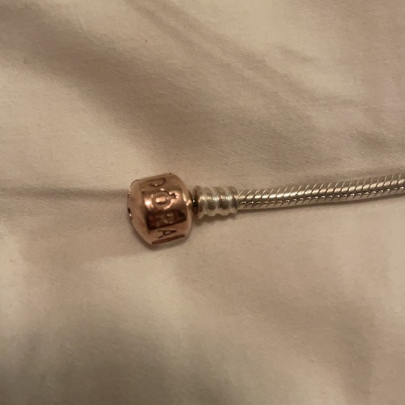 Rose gold clasp size small Pandora bracelet - Picture 2 of 4